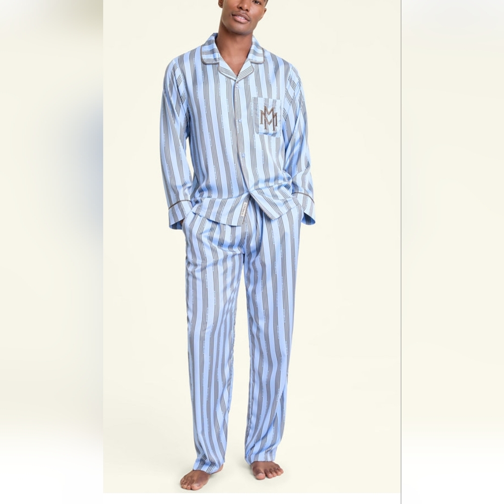 NWT! Men's Mickey Mouse Satin Pajamas Sleep Set Sz. Medium